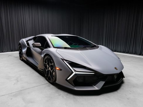 Used 2024 Lamborghini Revuelto AWD/4WD image 12