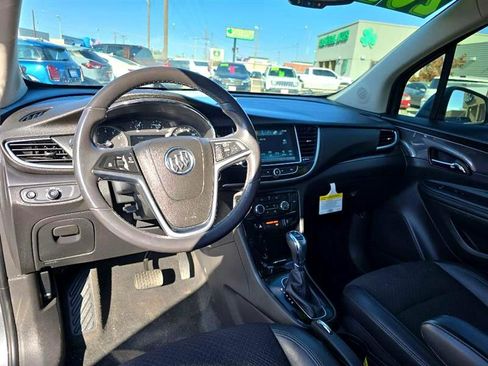 Used 2020 Buick Encore Preferred image 9