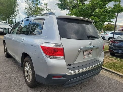 Used 2013 Toyota Highlander SE image 3