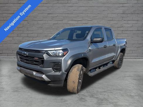 Used 2023 Chevrolet Colorado Trail Boss w/ Advanced Trailering Package AWD/4WD image 3