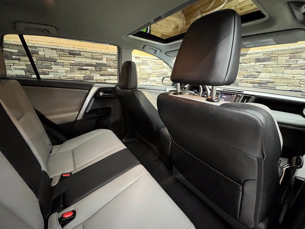 Used 2016 Toyota RAV4 Limited AWD/4WD image 43