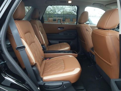 New 2026 Nissan Pathfinder Platinum image 22