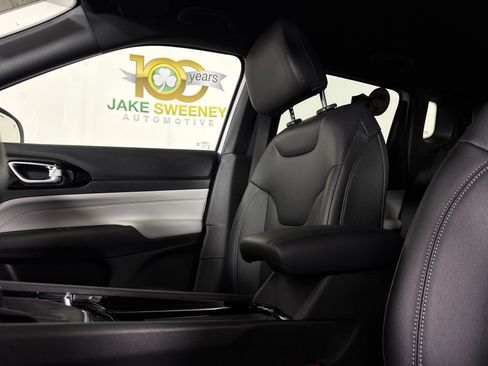 New 2026 Jeep Compass Limited image 25