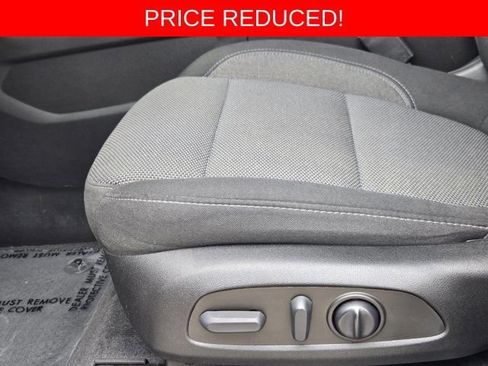 Used 2022 Chevrolet Traverse LT FWD image 26