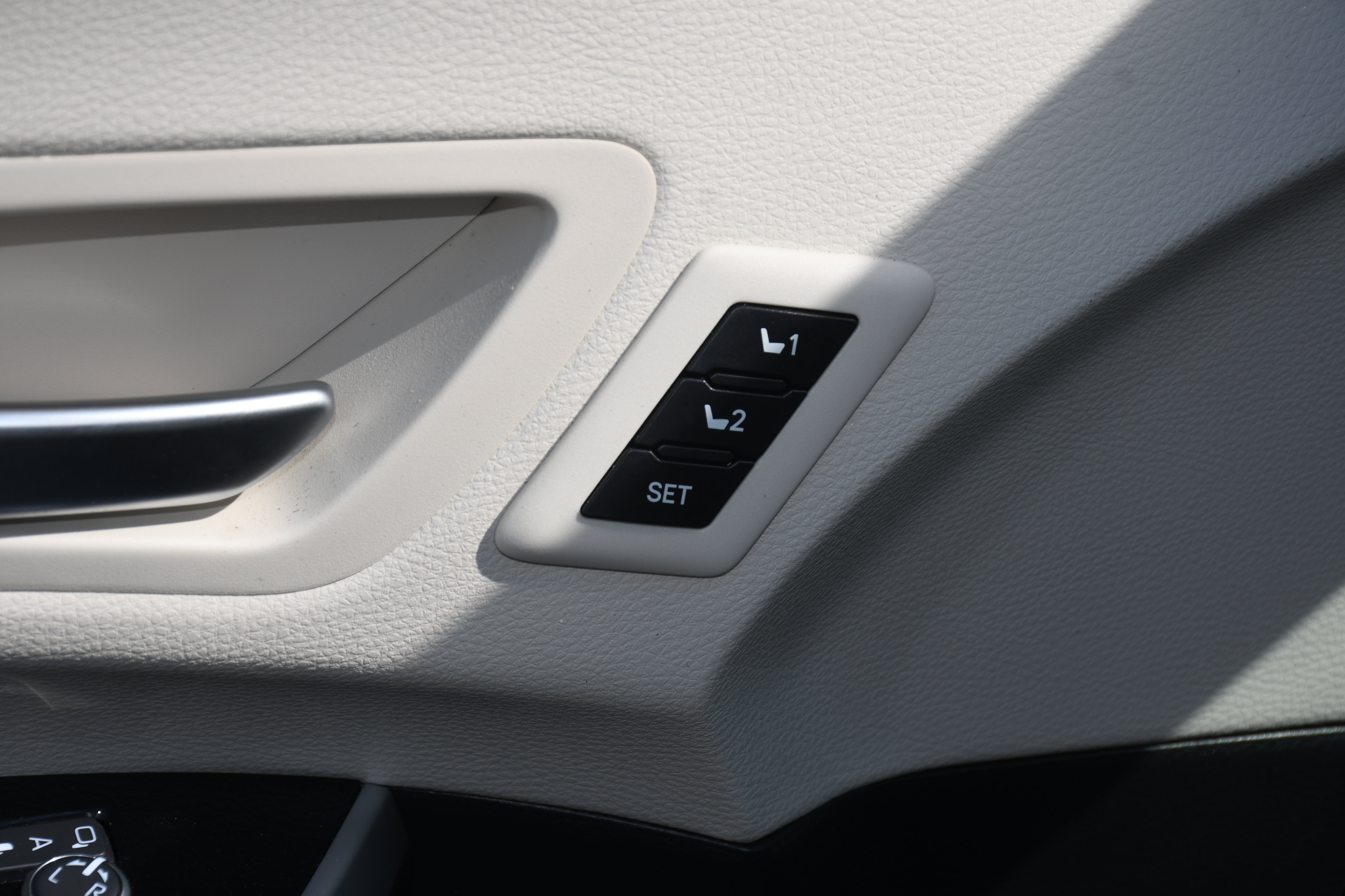 Certified 2025 Toyota Sienna Platinum AWD/4WD image 12