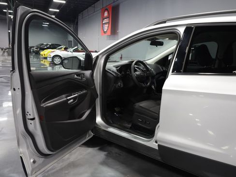 Used 2018 Ford Escape SE AWD/4WD image 9