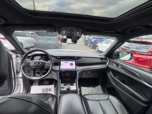 Used 2024 Jeep Grand Cherokee L Limited w/ Luxury Tech Group II image 22