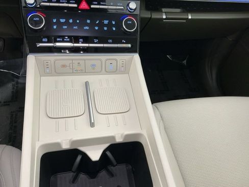 Used 2025 Hyundai Santa Fe Calligraphy image 21