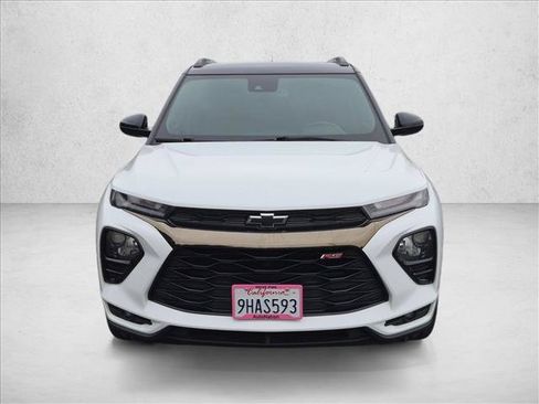 Used 2023 Chevrolet TrailBlazer RS w/ Convenience Package FWD image 2