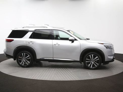 Used 2023 Nissan Pathfinder Platinum AWD/4WD image 43
