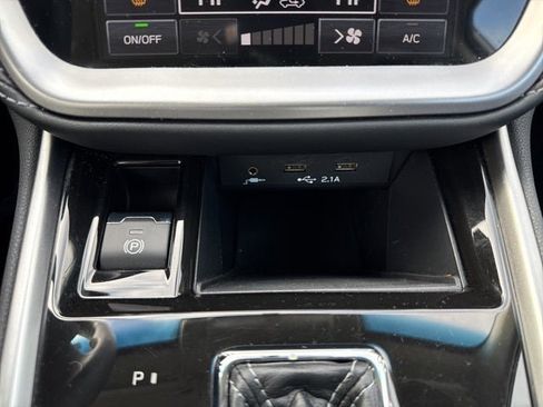 Used 2022 Subaru Legacy Limited image 32