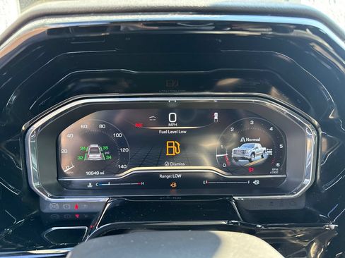 Used 2023 GMC Sierra 1500 SLT w/ SLT Premium Package AWD/4WD image 23