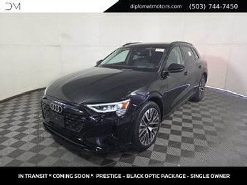 Used 2024 Audi Q8 e-tron Prestige w/ Prestige Package AWD/4WD image 1