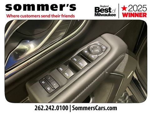 Used 2023 Chevrolet Suburban Z71 w/ Luxury Package AWD/4WD image 11
