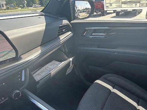 New 2025 Chevrolet Tahoe LS image 30