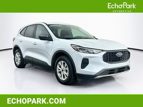 Used 2025 Ford Escape Active AWD/4WD image 1
