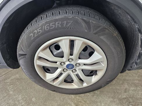 Used 2022 Ford Escape S image 9