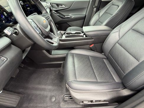 Used 2025 Chevrolet Equinox LT w/ Convenience Package II FWD image 13