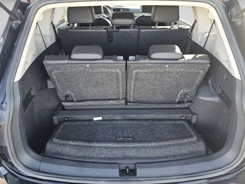 Used 2018 Volkswagen Tiguan SE image 26