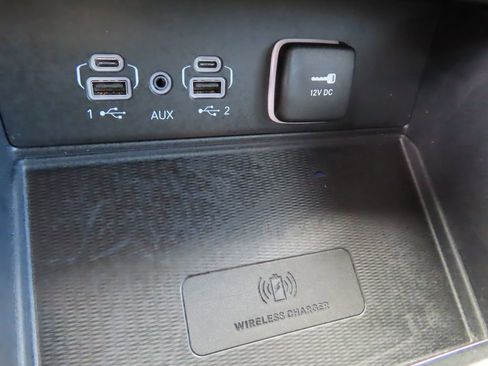 Certified 2024 Jeep Grand Cherokee Altitude image 9