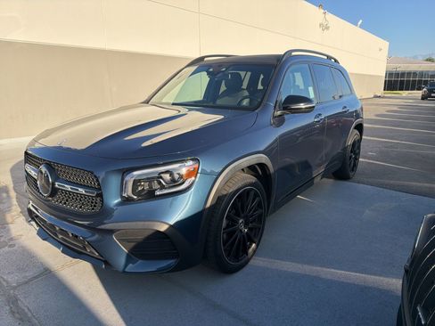 Used 2022 Mercedes-Benz GLB 250 image 2