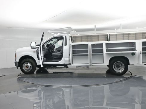 New 2025 Ford F350 XL w/ XL Chrome Package RWD image 40