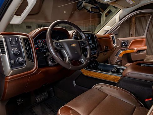 Used 2016 Chevrolet Silverado 2500 High Country w/ Duramax Plus Package image 13