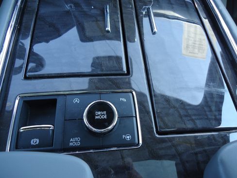 Used 2019 Lincoln Navigator Reserve AWD/4WD image 25