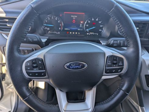 Used 2022 Ford Explorer XLT w/ Equipment Group 202A image 27