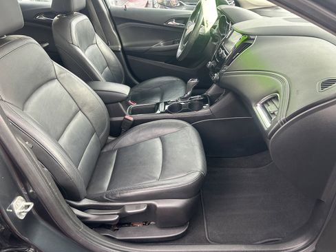 Used 2018 Chevrolet Cruze Premier image 15