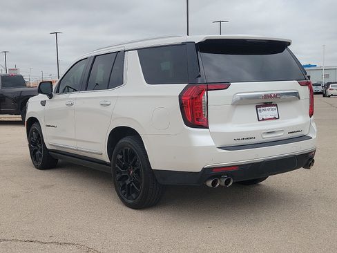 Used 2024 GMC Yukon Denali w/ Denali Reserve Package AWD/4WD image 3