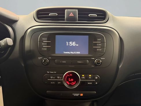 Used 2017 Kia Soul + FWD image 18