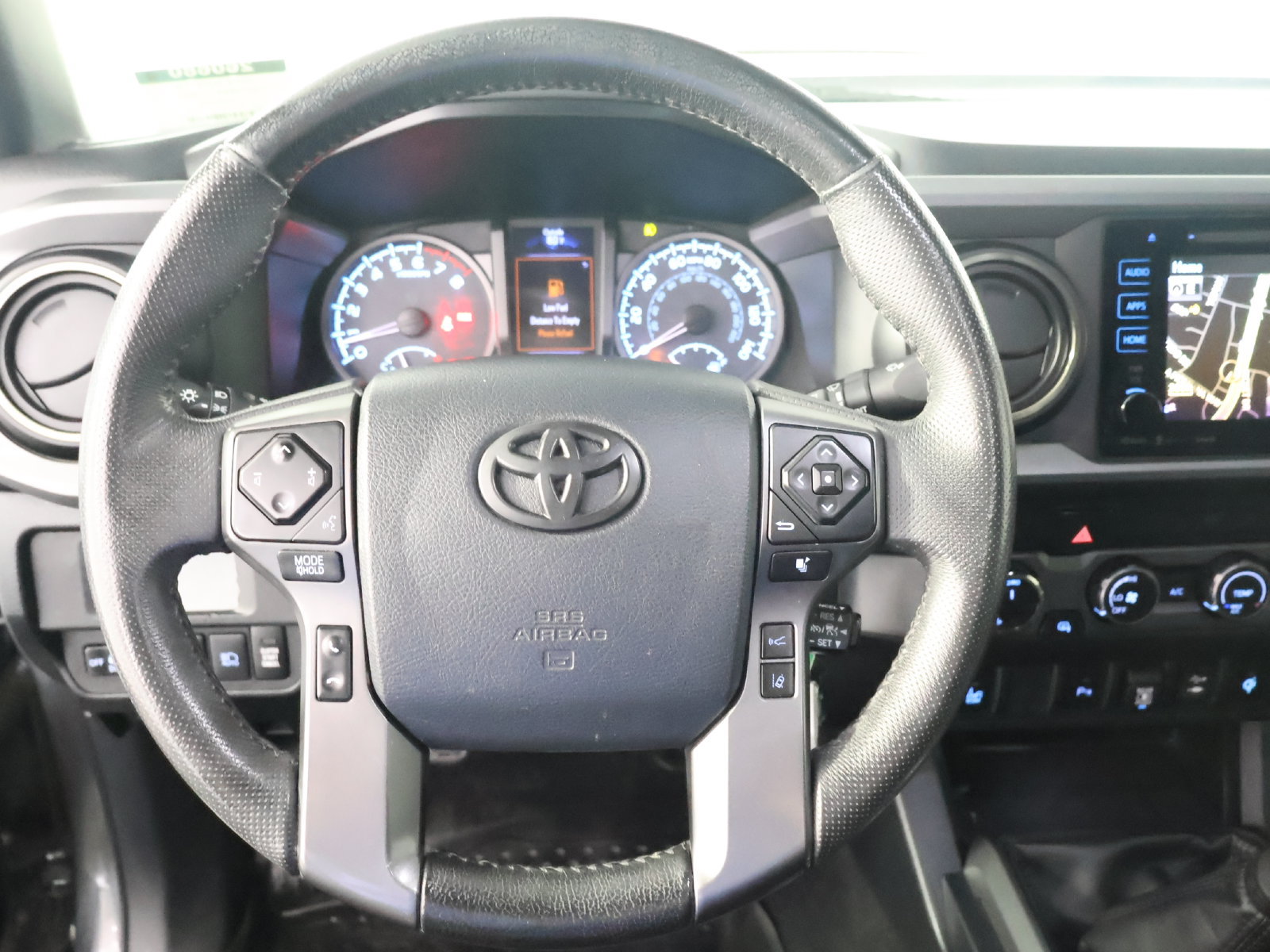 Used 2019 Toyota Tacoma TRD Off-Road w/ Technology Package AWD/4WD image 26