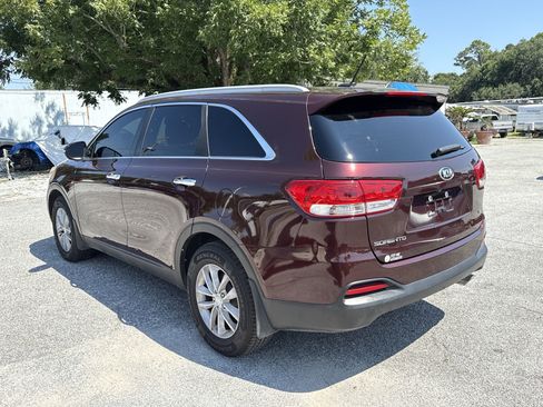 Used 2017 Kia Sorento LX image 3