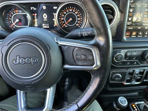 Used 2020 Jeep Gladiator Overland image 38
