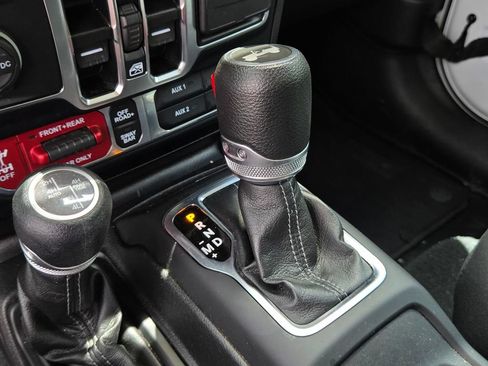 Used 2024 Jeep Wrangler Unlimited Rubicon 4xe AWD/4WD image 34