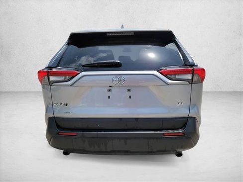 Used 2019 Toyota RAV4 LE FWD image 6