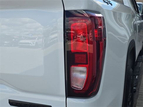 New 2025 GMC Sierra 1500 Elevation image 8