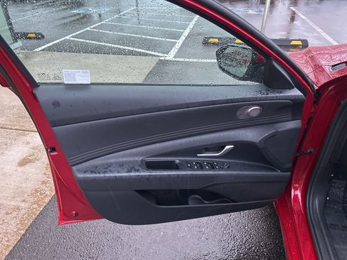 Certified 2025 Hyundai Elantra SEL image 23