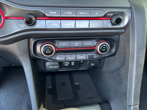 Used 2020 Hyundai Veloster 2.0 Premium FWD image 21