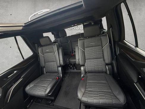 Used 2024 Cadillac Escalade Sport Platinum w/ LPO, ONYX Package AWD/4WD image 22