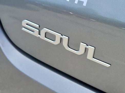Used 2025 Kia Soul LX image 8