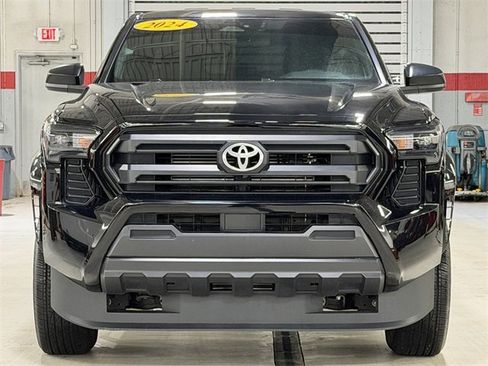 Used 2024 Toyota Tacoma SR image 10