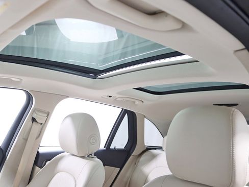 Used 2018 Mercedes-Benz GLC 300 GLC 300 4MATIC w/ Multimedia Package image 36