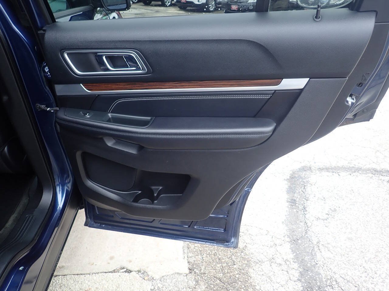 Used 2016 Ford Explorer Limited AWD/4WD image 32