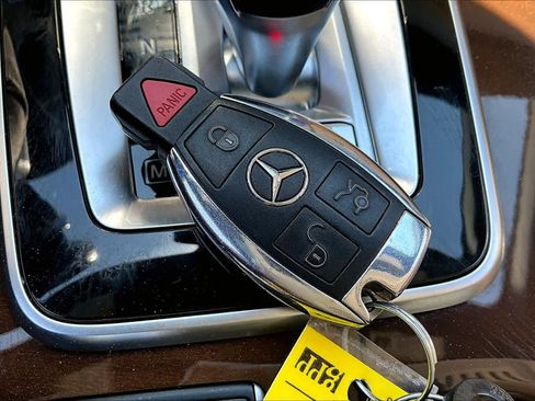 Used 2019 Mercedes-Benz SLC 300 image 15
