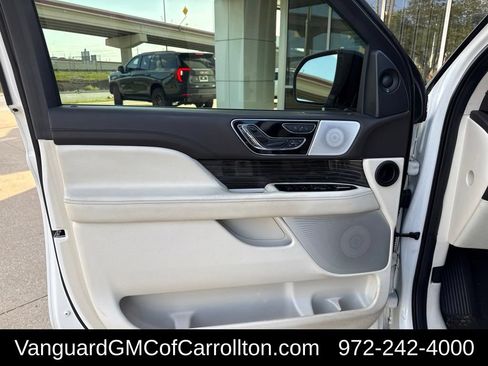 Used 2022 Lincoln Navigator Black Label AWD/4WD image 11