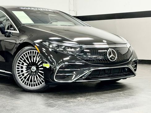 Used 2023 Mercedes-Benz EQS 580 4MATIC Sedan image 3