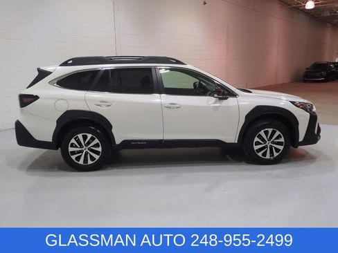 Certified 2025 Subaru Outback Premium AWD/4WD image 2