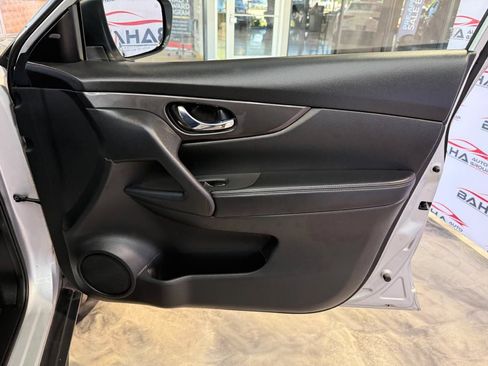 Used 2019 Nissan Rogue SV AWD/4WD image 55